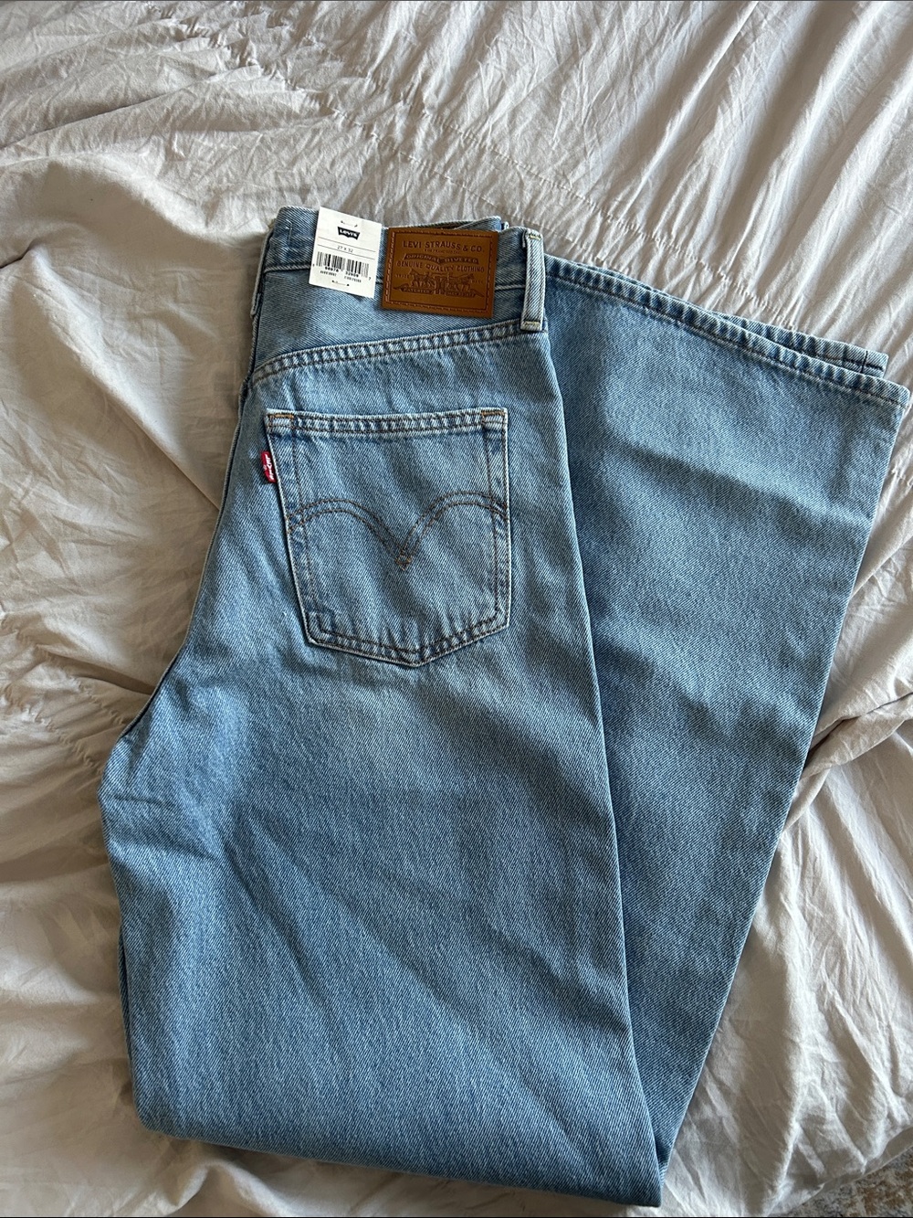 NWT Levi’s Ribcage Wideleg Jeans - Picture 5 of 8